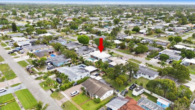 1895 Violet Avenue, West Palm Beach, FL 33415