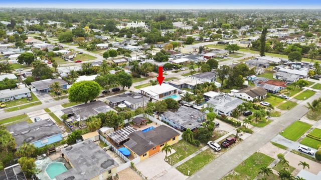 1895 Violet Avenue, West Palm Beach, FL 33415