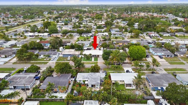1895 Violet Avenue, West Palm Beach, FL 33415