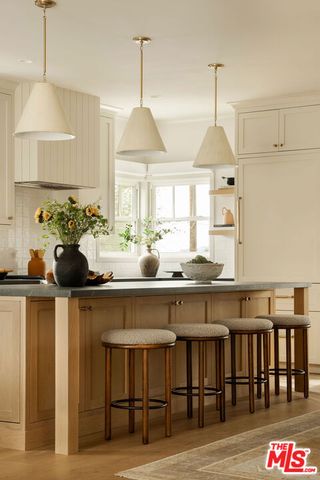 3010 Highview Avenue, Altadena, CA 91001