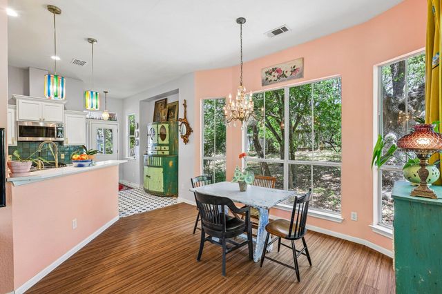1754 N Bishop ST, San Marcos, TX 78666