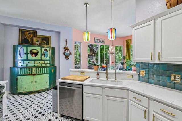 1754 N Bishop ST, San Marcos, TX 78666