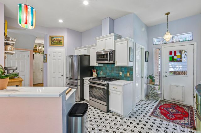 1754 N Bishop ST, San Marcos, TX 78666