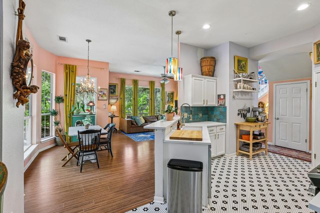 1754 N Bishop ST, San Marcos, TX 78666
