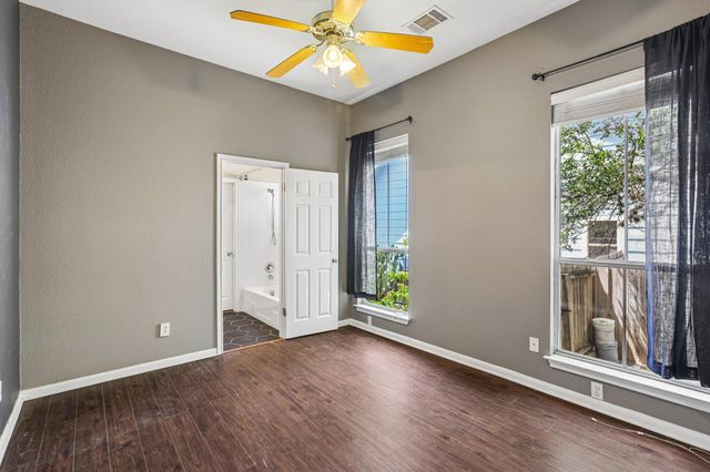 1754 N Bishop ST, San Marcos, TX 78666