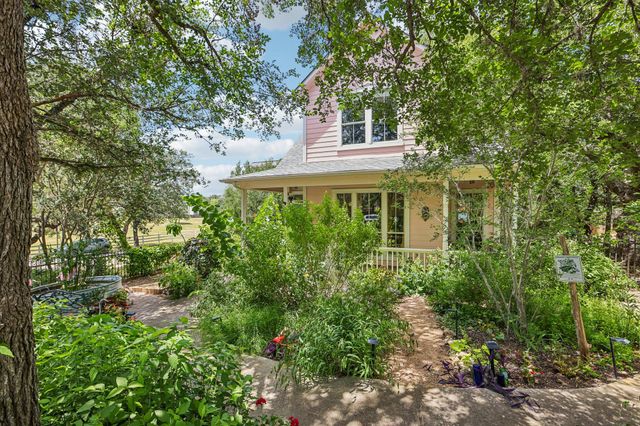 1754 N Bishop ST, San Marcos, TX 78666