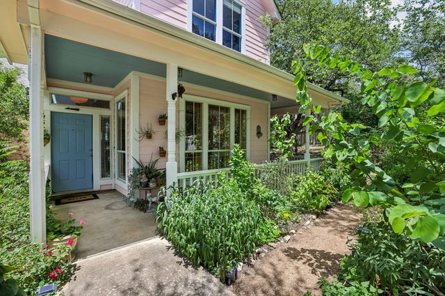 1754 N Bishop ST, San Marcos, TX 78666