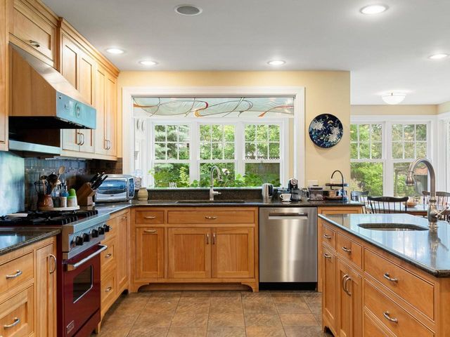 125 Cliff Street, Burlington, VT 05401