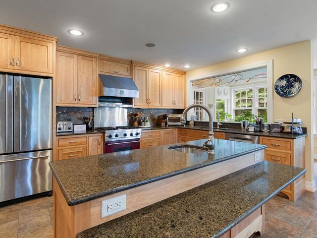 125 Cliff Street, Burlington, VT 05401
