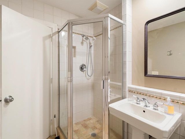 125 Cliff Street, Burlington, VT 05401