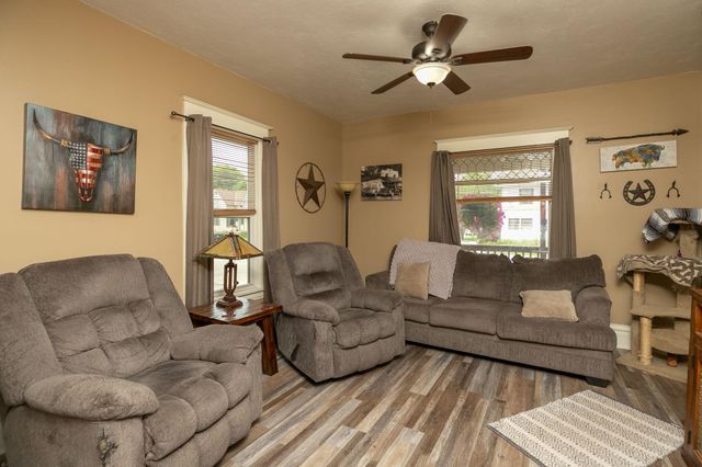 611 4th Avenue NW, Austin, MN 55912