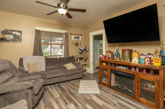 611 4th Avenue NW, Austin, MN 55912