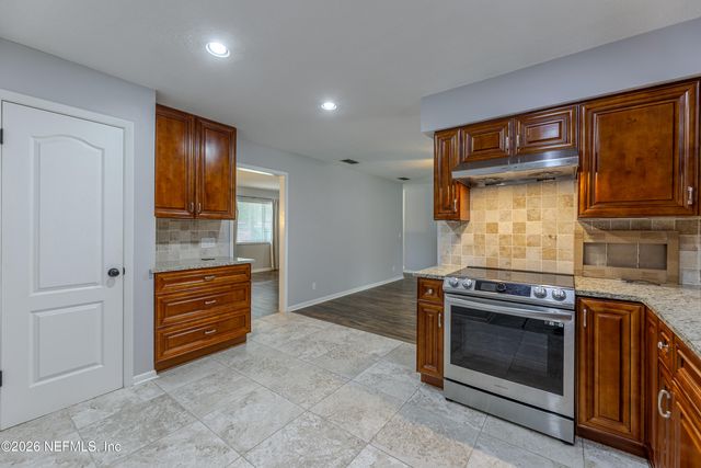8854 OSPREY Lane, Jacksonville, FL 32217