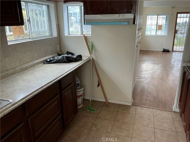 1947 Delta, Los Angeles, CA 90026