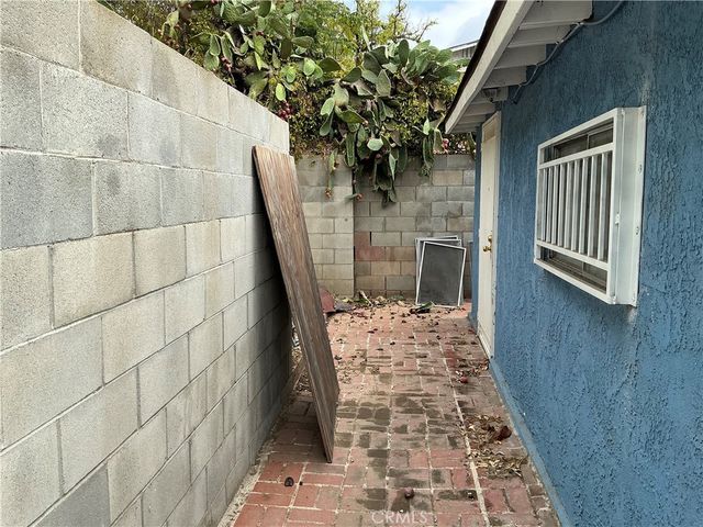 1947 Delta, Los Angeles, CA 90026