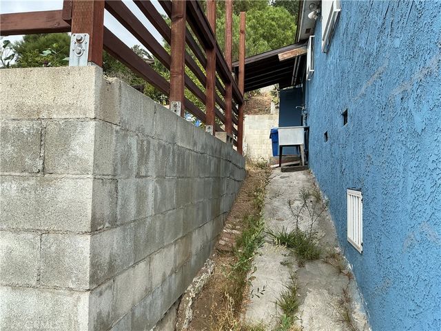 1947 Delta, Los Angeles, CA 90026