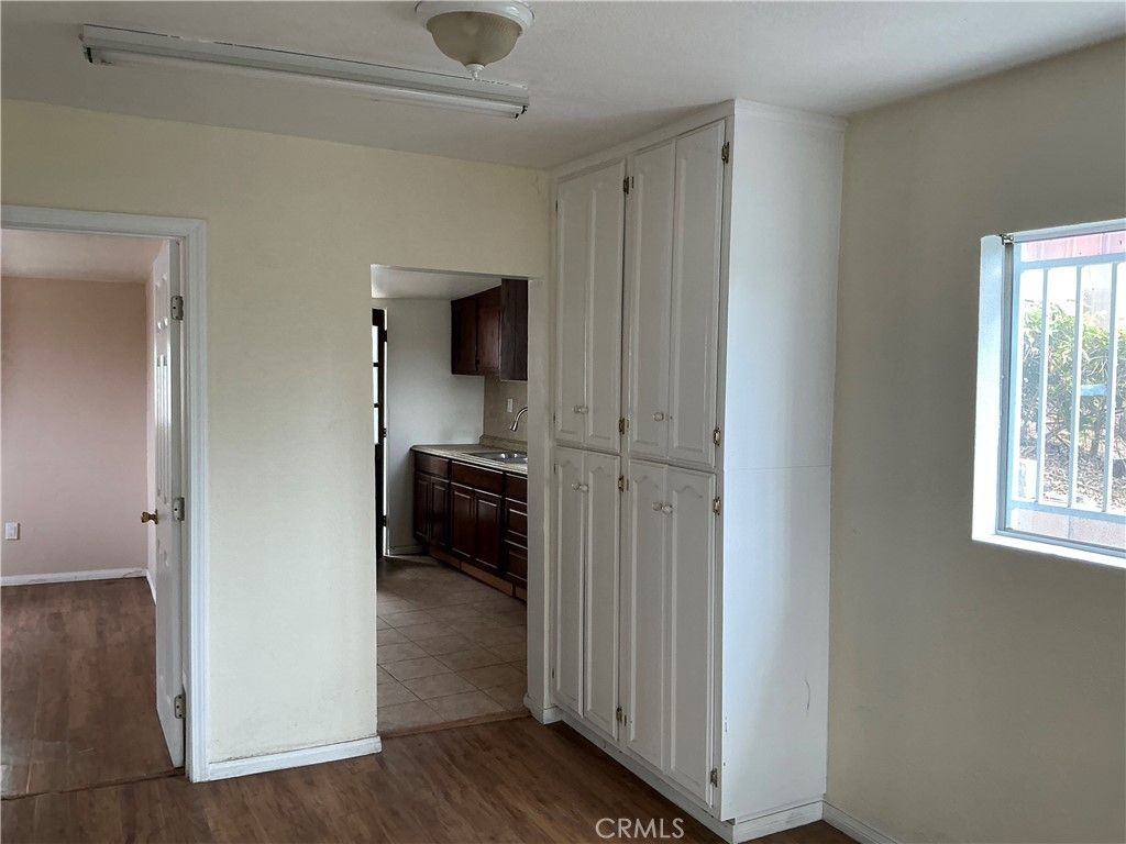 1947 Delta, Los Angeles, CA 90026