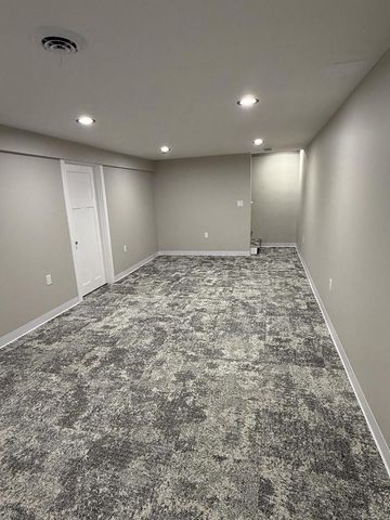 439 W Mall ROAD, Glendale, WI 53217