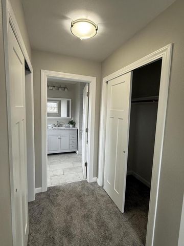 439 W Mall ROAD, Glendale, WI 53217