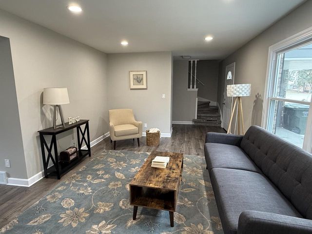 439 W Mall ROAD, Glendale, WI 53217