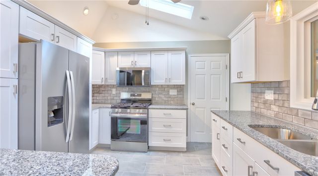 15 Tin Can Alley, Phelps, NY 14456