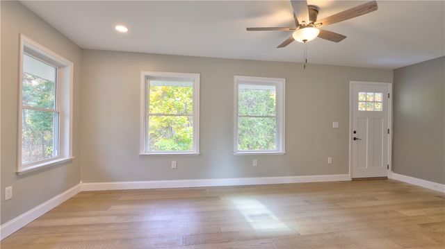 15 Tin Can Alley, Phelps, NY 14456