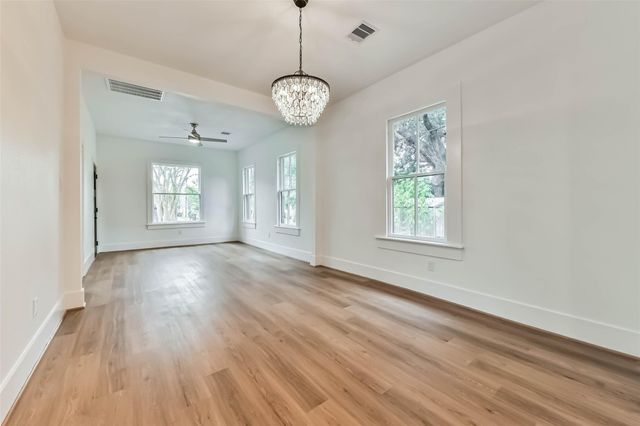 1616 38th Street, Galveston, TX 77550