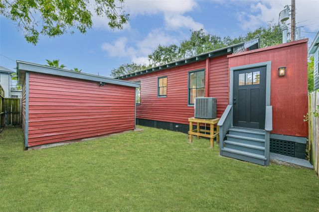 1616 38th Street, Galveston, TX 77550