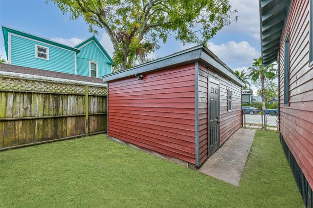1616 38th Street, Galveston, TX 77550