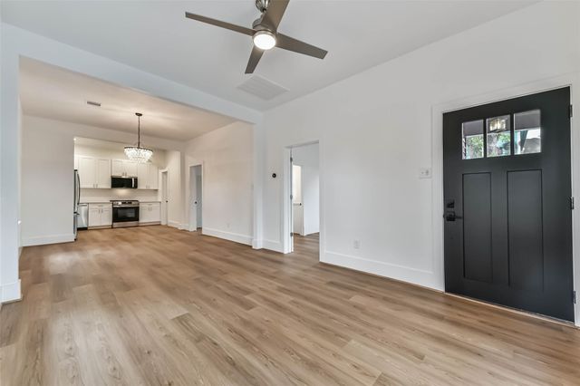 1616 38th Street, Galveston, TX 77550