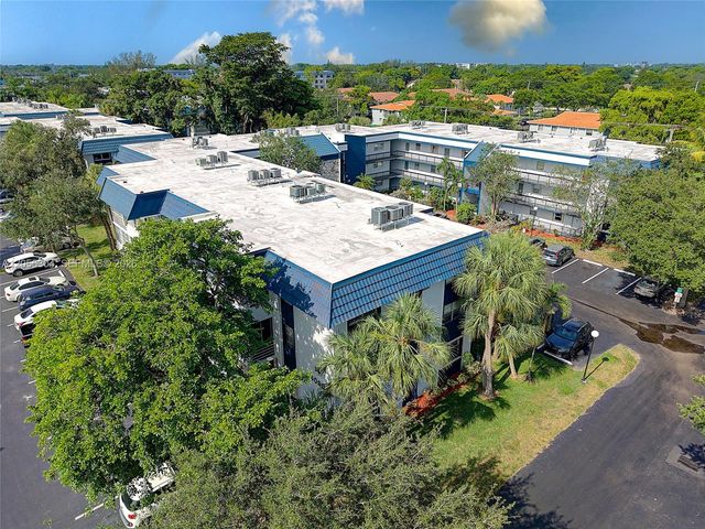 3090 Holiday Springs Boulevard 204, Margate, FL 33063