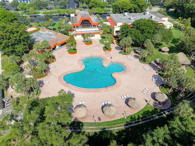 3090 Holiday Springs Boulevard 204, Margate, FL 33063