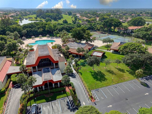 3090 Holiday Springs Boulevard 204, Margate, FL 33063