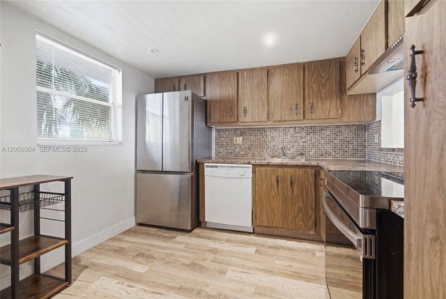 3090 Holiday Springs Boulevard 204, Margate, FL 33063