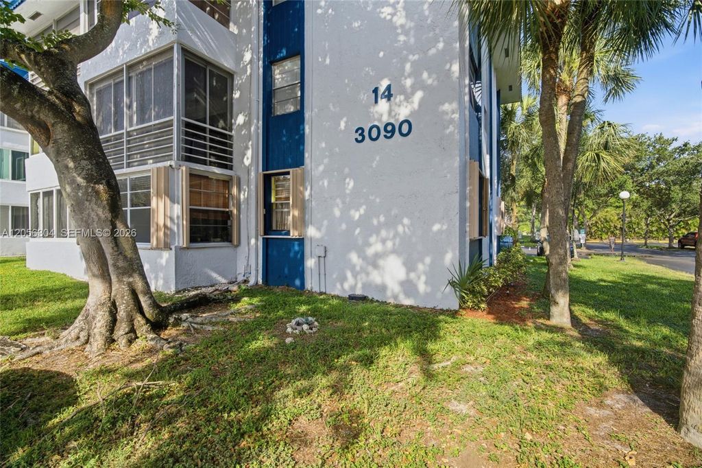 3090 Holiday Springs Boulevard 204, Margate, FL 33063