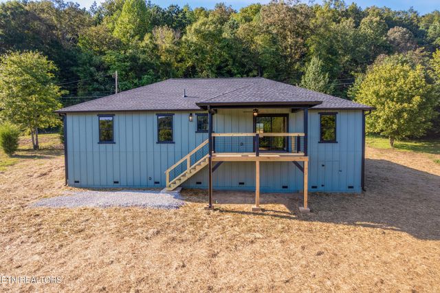 1293 Swan Pond Circle Rd, Harriman, TN 37748
