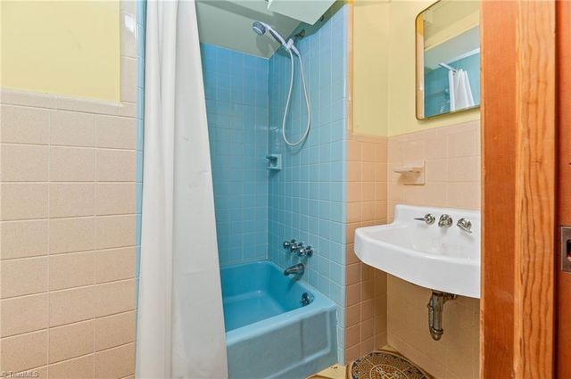 1401 Drumcliffe Road, Winston-salem, NC 27103