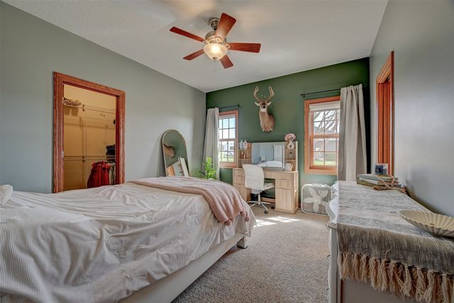 755 S 29th Avenue E, Newton, IA 50208