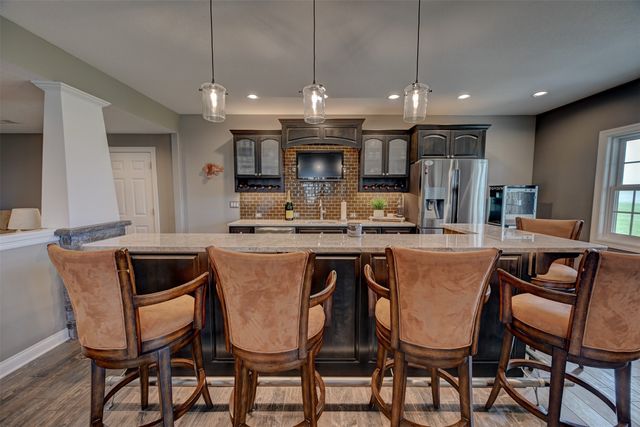 755 S 29th Avenue E, Newton, IA 50208