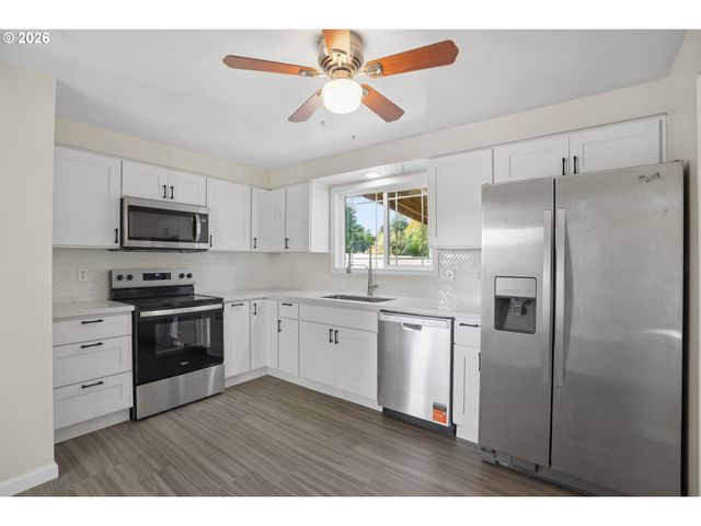 1453 Se 29TH Ct, Troutdale, OR 97060