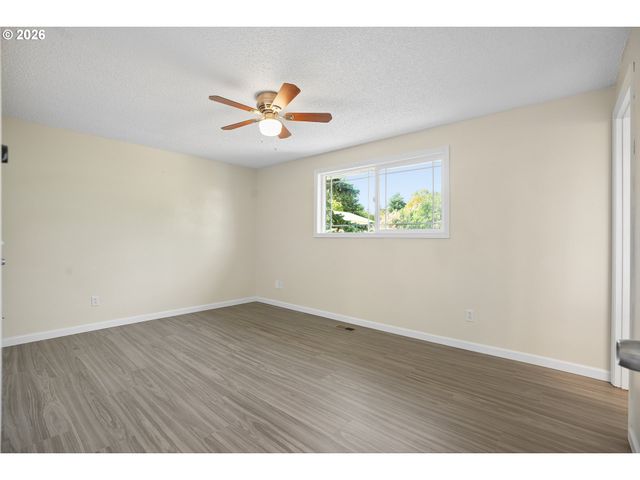 1453 Se 29TH Ct, Troutdale, OR 97060