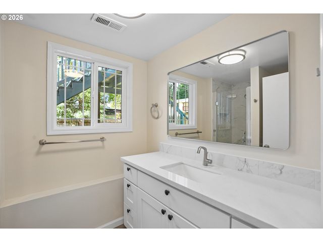 1453 Se 29TH Ct, Troutdale, OR 97060