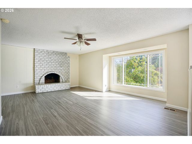 1453 Se 29TH Ct, Troutdale, OR 97060