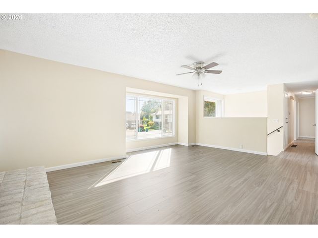 1453 Se 29TH Ct, Troutdale, OR 97060