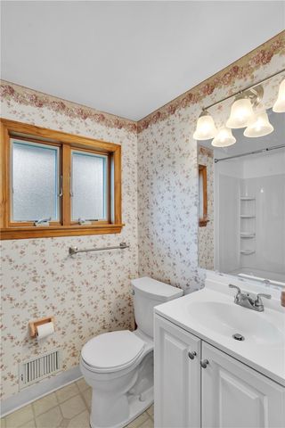 105 Northumberland Dr., Hempfield Twp, PA 15642