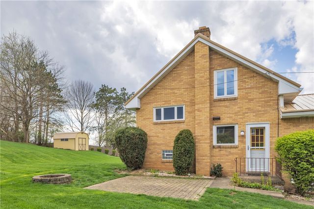 105 Northumberland Dr., Hempfield Twp, PA 15642