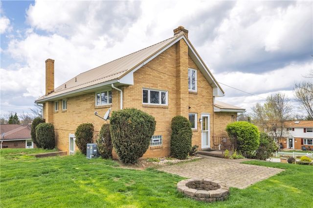 105 Northumberland Dr., Hempfield Twp, PA 15642