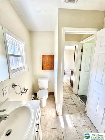 21 West Main Street 2, Macungie Boro, PA 18062