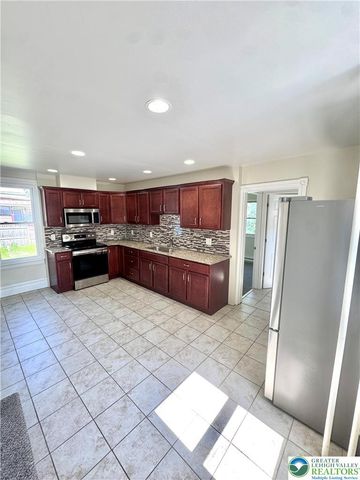 21 West Main Street 2, Macungie Boro, PA 18062