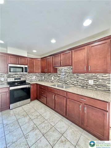 21 West Main Street 2, Macungie Boro, PA 18062